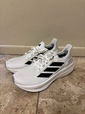 [IH3111] MENS ADIDAS ULTRABOOST 5X 'WHITE/BLACK' Size 9.5